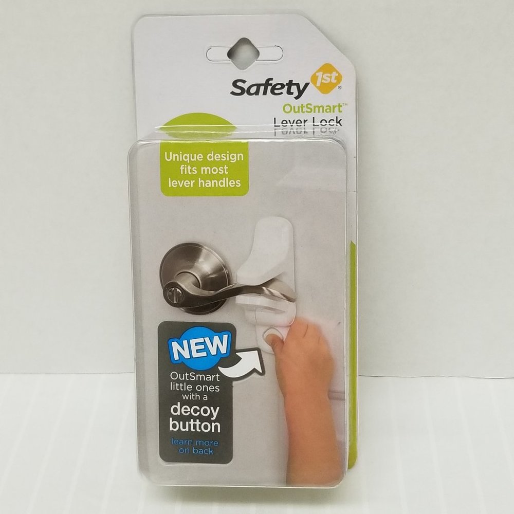 Safety 1st OutSmart Lever Lock with Decoy Button-White-Child Proof Handle-New
